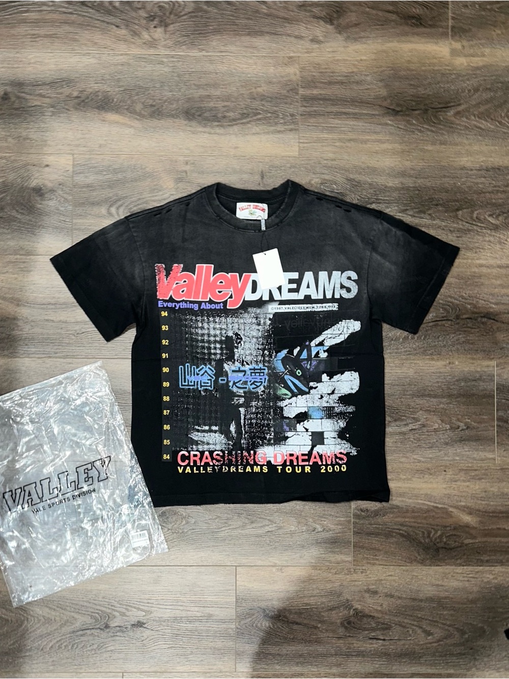 Vale Black "Valley Dreams" VVS Shirt - Size S - Brand new - Fits oversized